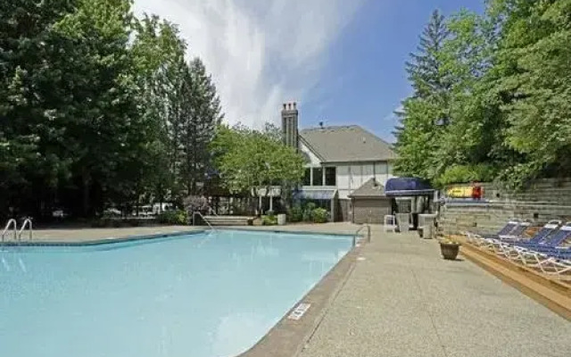 River Oaks Apartments