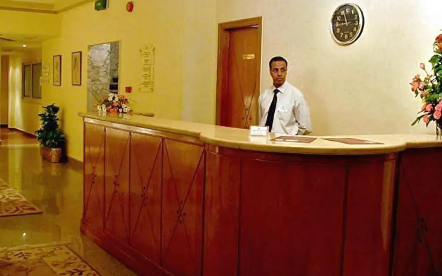 Golden Carven Hotel