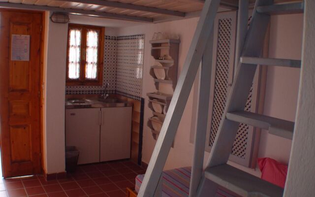 Maris Lindos, Suites and Apartments
