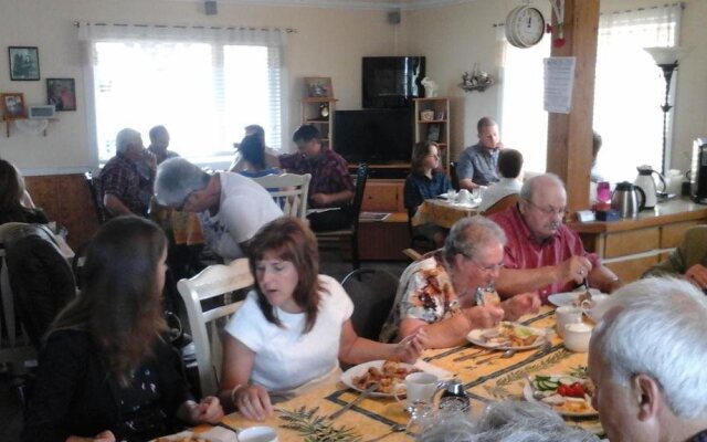 Gîte des P'tites Madames Bed and Breakfast