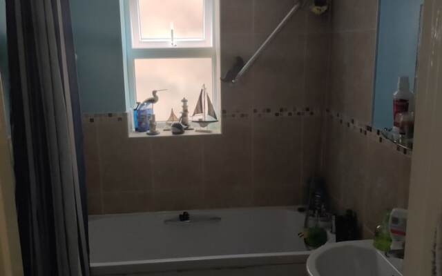 Captivating 1-bed Apartment in Bournemouth