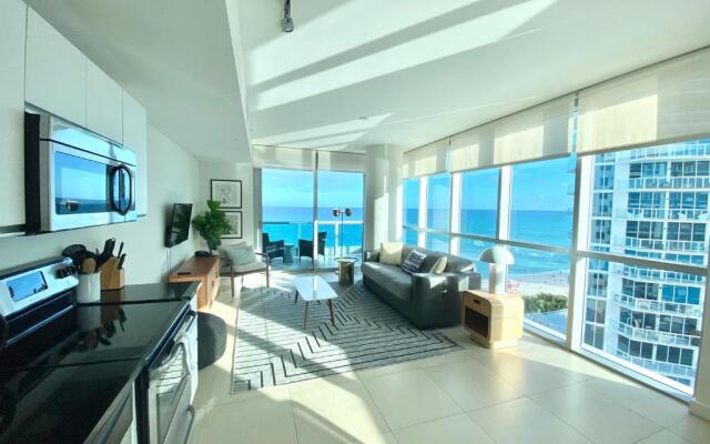 Monte Carlo Miami Beach Condo by Pelican Stay