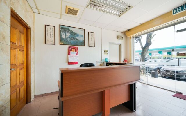 CP Hotel by OYO Rooms