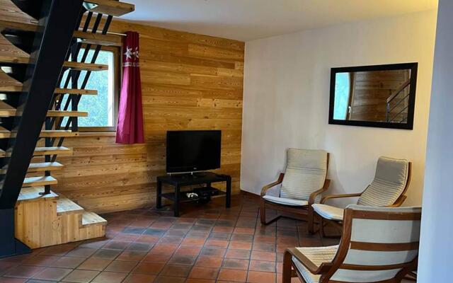 Spacious 16-person chalet with five bedrooms in Les Deux Alpes