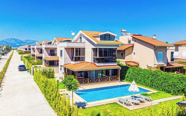 Paradise Town Villa Estella