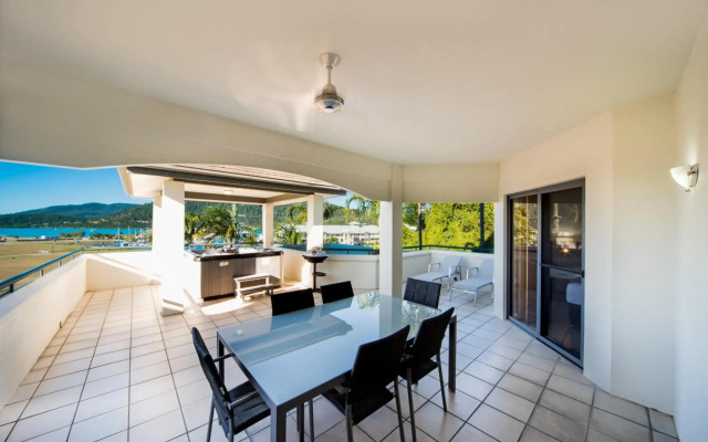 Portside Whitsunday Hotel