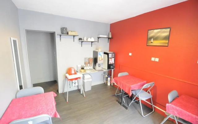 Hipotel Paris Gambetta Republique