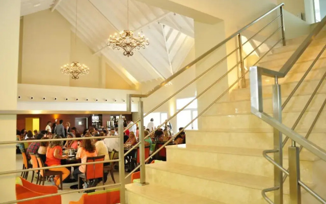 Howard Johnson by Wyndham Piedras Moras