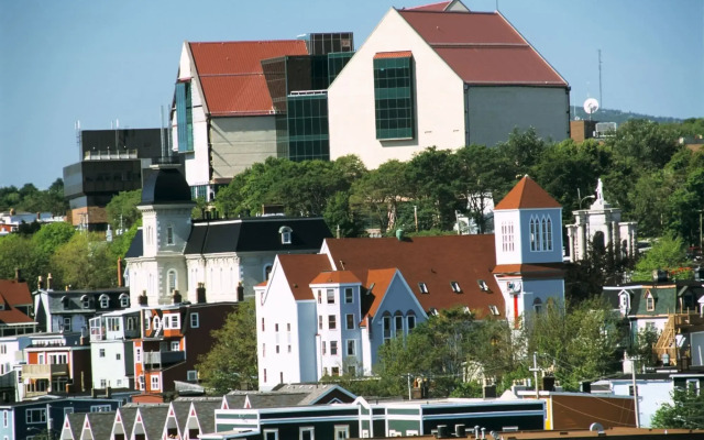 DoubleTree by Hilton St. John's Harbourview