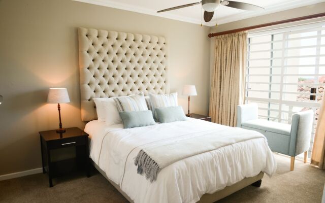 dk villas 1 Harbour View Hout Bay