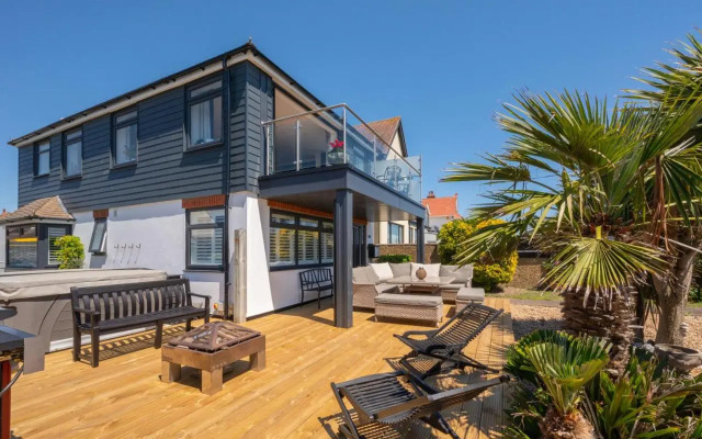 Vitamin Sea House