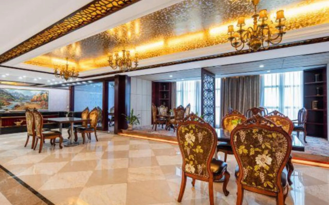 Riverside Hotel