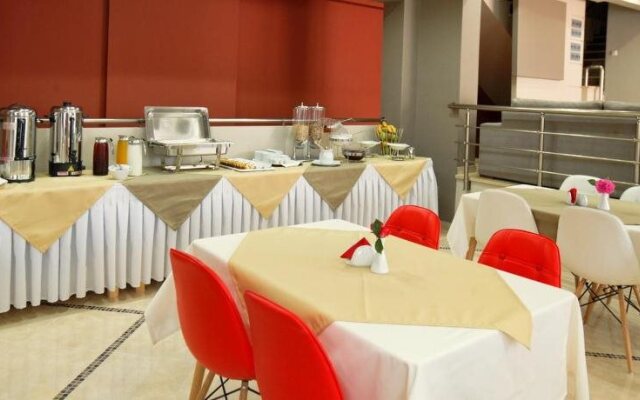 Sun & Sea Luxury Hotel
