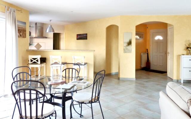 Villa With 5 Bedrooms in Saint-germain-d'esteuil, With Private Pool, E