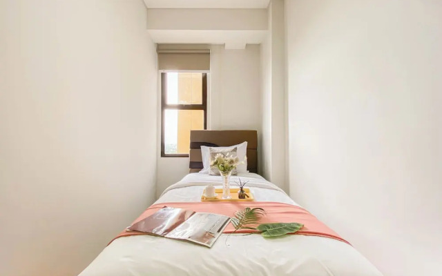 Modern Look 2BR Corner Transpark Cibubur Apartment