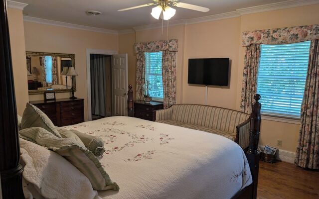 The Virginia Cliffe Inn