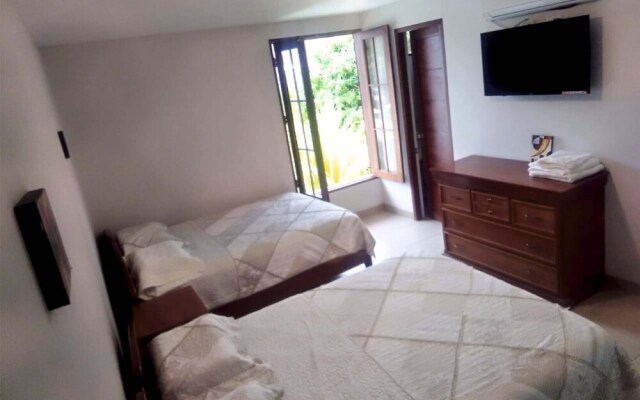 Hotel Laguna Azul