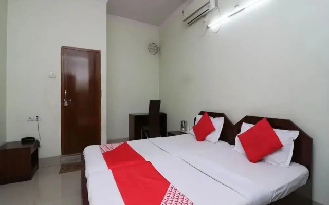 Cozycom By OYO Rooms