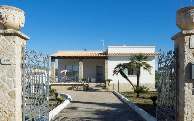 Beautiful villa with pool and airco-VILLA PAVONE