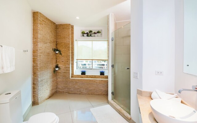 mVillas - Luxury 2Bed 2Bath Condo w Pool