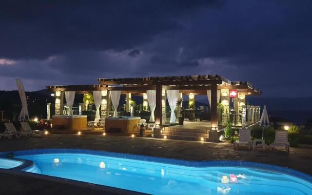 Отель Етерно