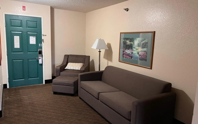 Grandstay Hotel and Suites