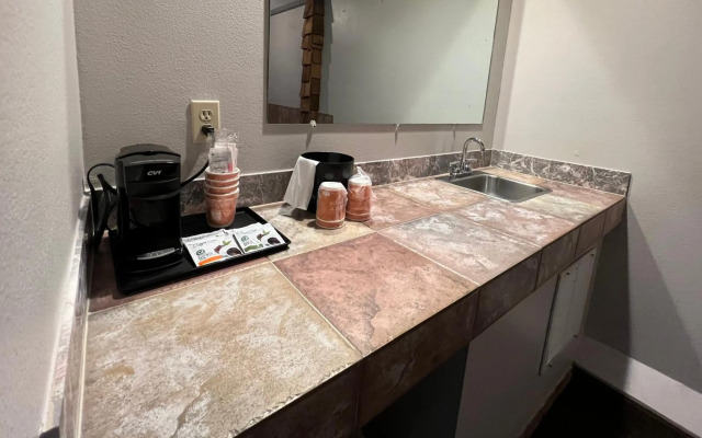Country Inn & Suites By Radisson, Battle Creek, MI