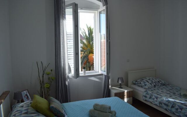 Optimist Makarska Town Center