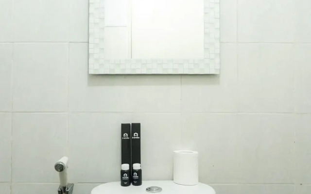 Comfy & Clean Studio Apartment at Puri Mas