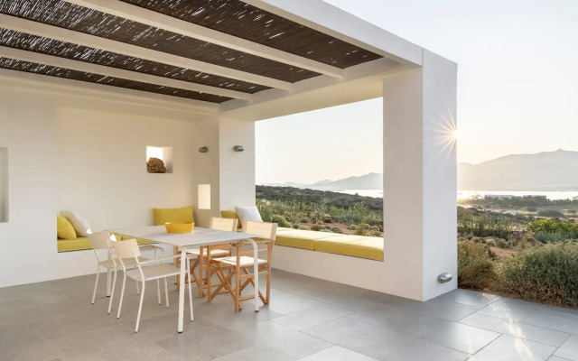TWWO Antiparos