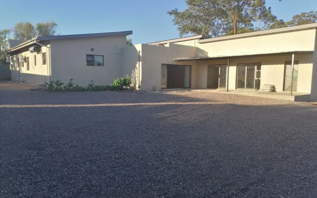 Rose and Thorn Guesthouse - Adults Only