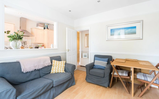 Traditional Richmond Home by Twickenham Green