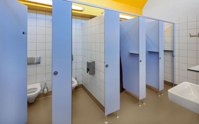 Lausanne Youth Hostel Jeunotel