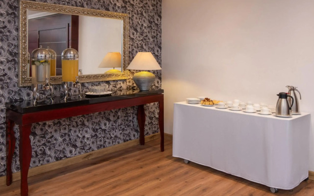 Protea Hotel by Marriott Lagos Kuramo Waters