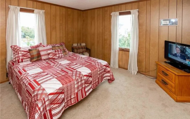 Hess Virginia - 5 Br Home