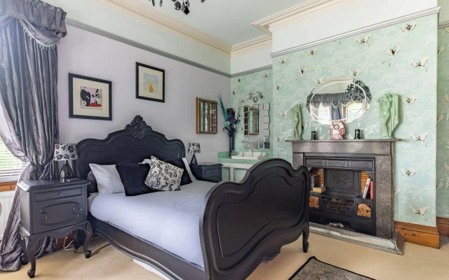 Woodside Villa Whitby