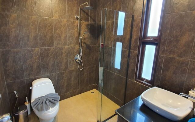 Baan Rattana Pool Villa Near The Center