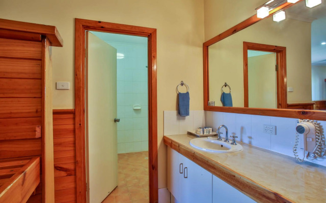 Kimberley Hotel Halls Creek