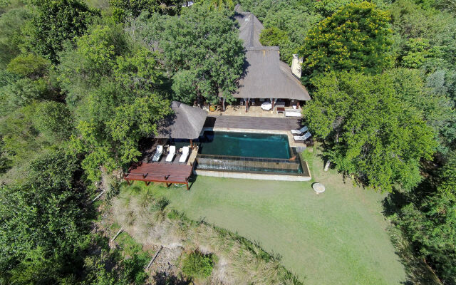 Khaya Ndlovu Safari Manor