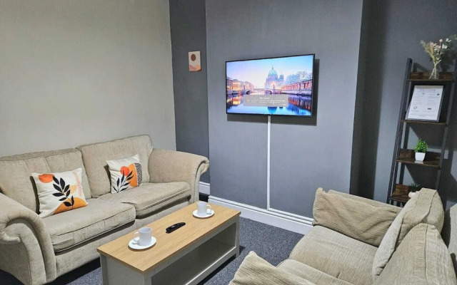 Spacious,luxury, Near City Center, Free Parking