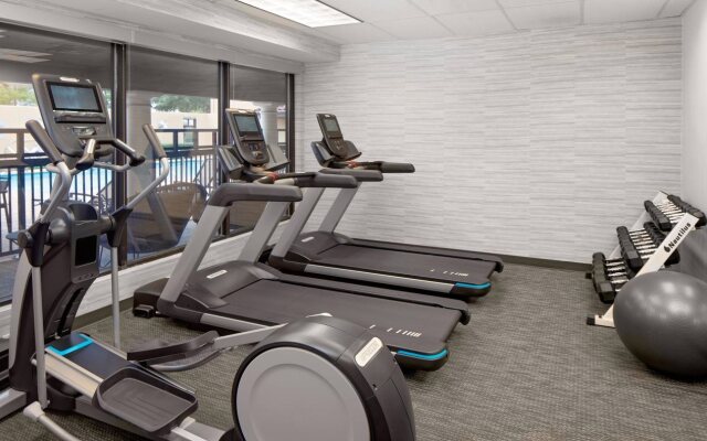 Courtyard by Marriott Houston Rice University