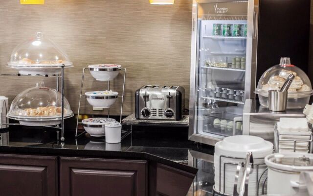 Garner Hotel Topeka West, by IHG