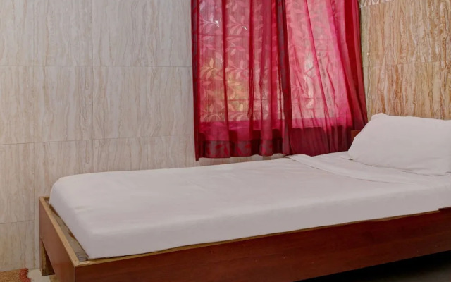 SPOT ON 38681 Sai Palace Lodging & Boarding