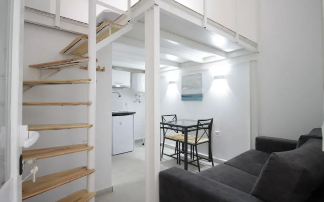 Duplex con cama de 135cm, A/C. WiFi metro Plaza Eiptica