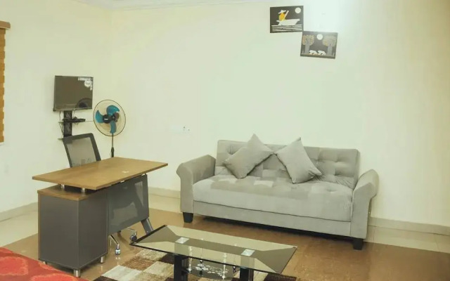 Rossy'S Apartments