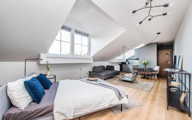 Bright&Stylish, Self Check-in, Centrally Located, by Cohost