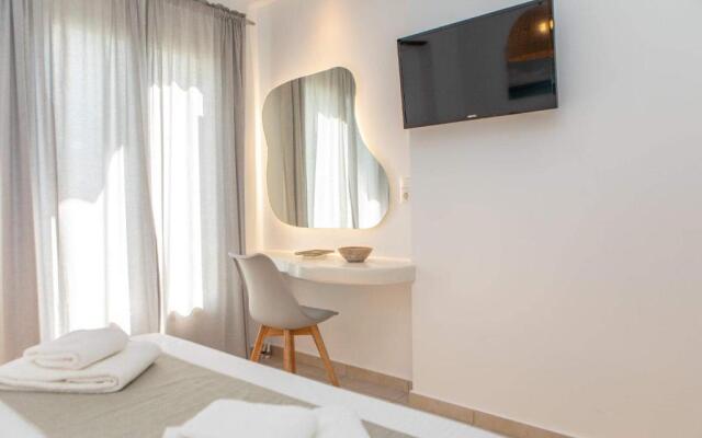 Sorokos Suite 8
