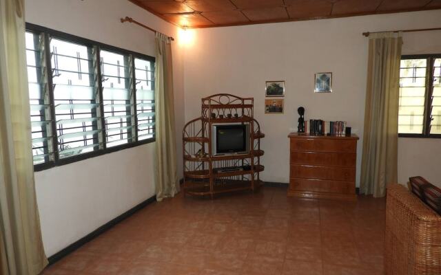 Nimohs' Holiday Home Mccarthy Hill Accra-ghana With Acs