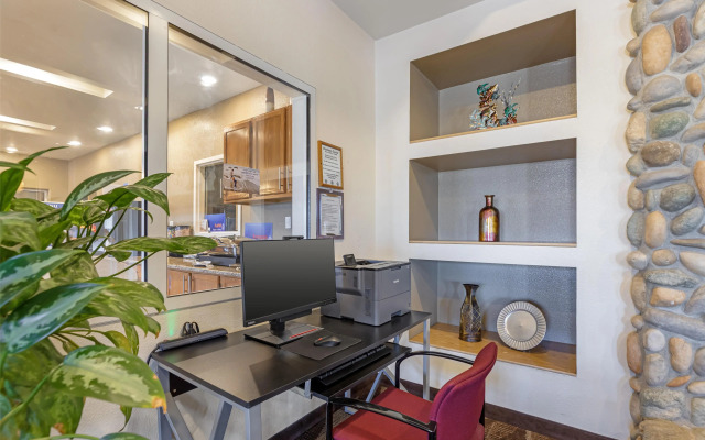 Best Western Firestone Inn & Suites