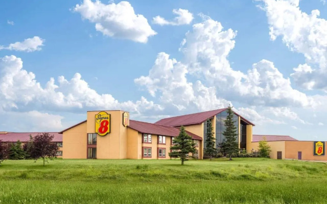 Super 8 Sherwood Park/Edmonton Area